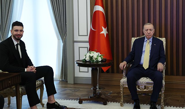 Cumhurbaşkanı Erdoğan, milli basketbolcu Şengün'ü kabul etti