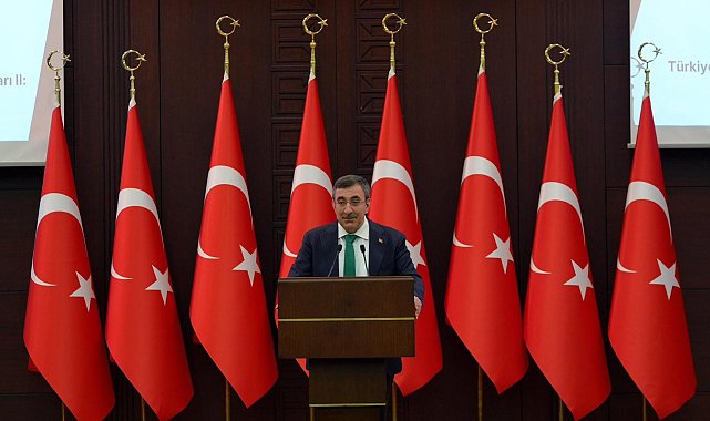 Cumhurbaşkanı Yardımcısı Cevdet Yılmaz, 'Yaşlı Bakım Modelleri Çalıştayı'na katıldı