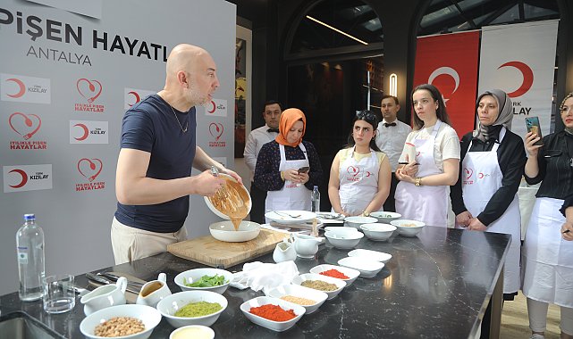 Depremzede kadınlar, Antalya'da şeflerle buluştu