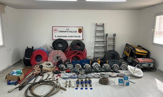 Depremzedelerin köy evlerinden 11 milyon değerinde malzeme çaldılar