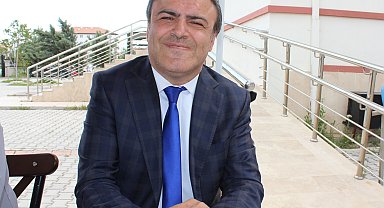 Doğuştan bedensel engelli Hanifi, azmiyle müdürlüğü kadar yükseldi: Engelli arkadaşlar mücadele etsinler