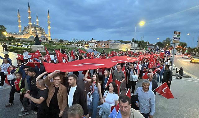 Edirne'de 19 Mayıs nedeniyle fener alayı düzenlendi