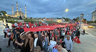 Edirne'de 19 Mayıs nedeniyle fener alayı düzenlendi