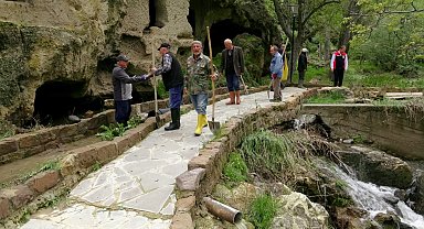 Erdemli Vadisi'nde selin zarar verdiği alanlara 'imece' usulü tadilat