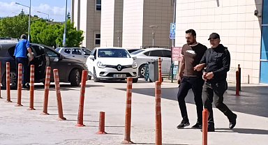 Eski eşinin evine benzin dolu şişe atıp yangın çıkaran şüpheli yakalandı