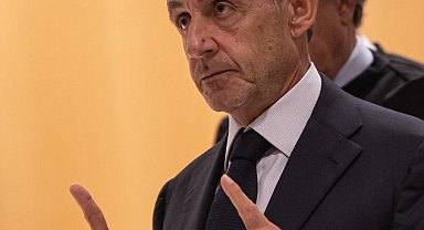 Eski Fransa Cumhurbaşkanı Sarkozy için istenen ceza belli oldu