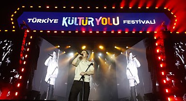 Eskişehir'de Poizi konserine yoğun ilgi
