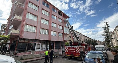 Evde çıkan yangında yaralanan kadın, kurtarılamadı