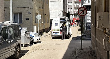 Evde ölü bulundu
