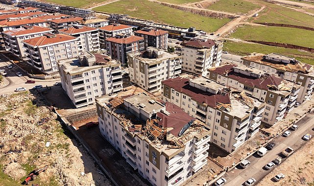 Gaziantep'te fırtınanın hasar tespiti sürüyor; çatılardaki zarar dron kamerasında