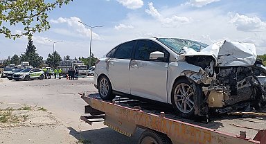 Gaziantep'te TIR ile otomobil çarpıştı: 1 ölü, 4 yaralı