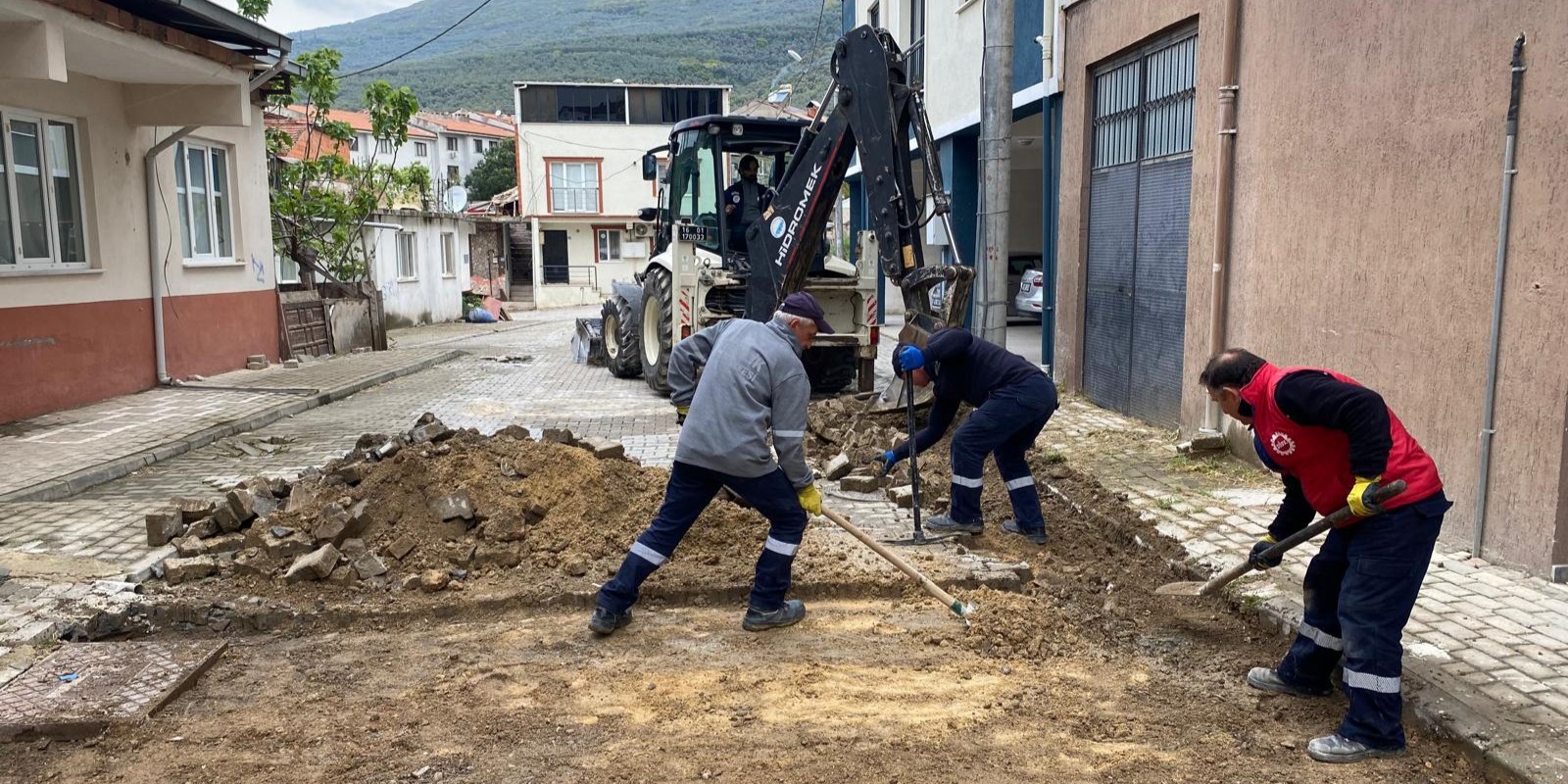 Gemlik Belediyesi Acil Müdahale Ekibi Sahada