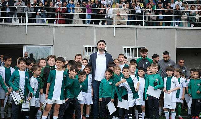 Gençler belgelerini Başkan Çelik’ten aldı