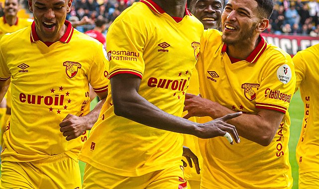 Göztepe'de Bokele'ye Alman ve Fransız kancası
