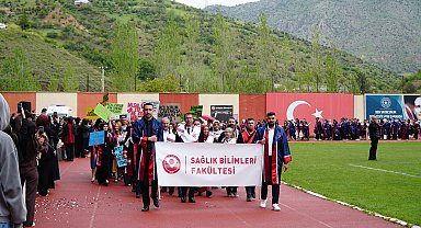Gümüşhane Üniversitesi'nde mezuniyet heyecanı