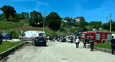 Hafif ticari araç ile otomobil çarpıştı; 5'i ağır, 8 yaralı