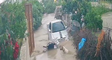 Hatay'da selde kaybolan 2 kişi aranıyor