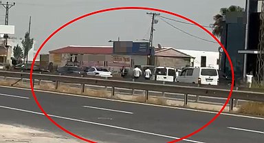 İki aile arasında silahlı, taşlı ve sopalı 'yol verme' kavgası: 2 ölü, 7 yaralı