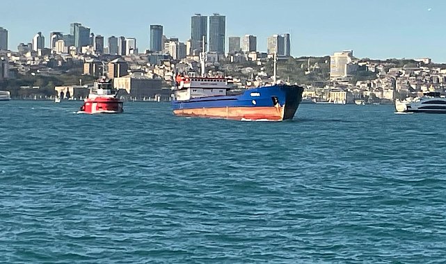 İstanbul Boğazı'nda gemi arızası; trafik askıya alındı -1