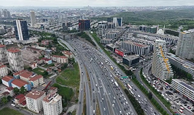 İstanbul'da bayram trafiği havadan görüntülendi