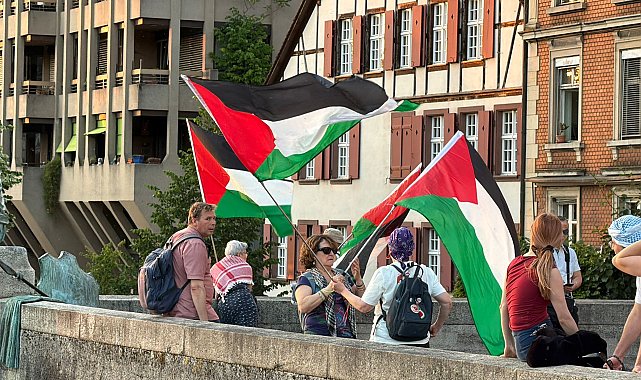 İsviçre'nin Basel kentinde Filistin'e destek eylemi düzenlendi