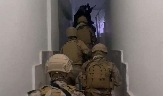 İzmir'de FETÖ operasyonu: 'Emniyet imamının' da olduğu 9 şüpheliye gözaltı