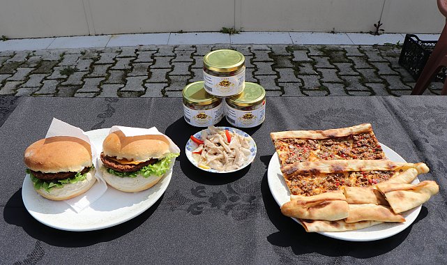 Kadın girişimciler istiridye mantarından köfte yaptı