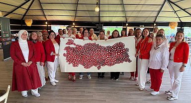 Kadınların el emeği motifleri, dev Türkiye haritasına dönüştü