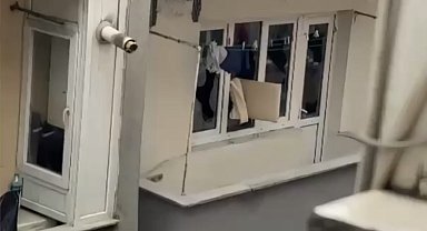 Kağıthane'de sinir krizi geçirdi evin camlarını kırıp eşyaları sokağa attı