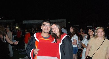 Kanserden ölen kız kardeşinin anısını, besteleriyle yaşatıyor