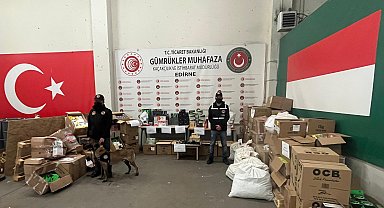 Kapıkule'de TIR'da uyuşturucu ve çok sayıda kaçak sigara malzemeleri ele geçirildi