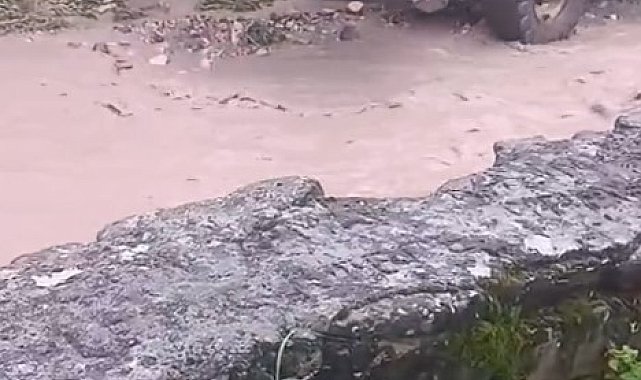 Karabük'te sağanak etkili oldu; mahsur kalan 3 kişi kurtarıldı