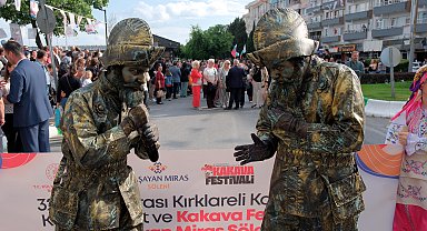 Karagöz Kültür Sanat ve Kakava Festivali renkli görüntülerle başladı