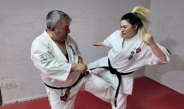 Karateci çift, 6 çocuklarının ardından torunlarını da yetiştiriyor