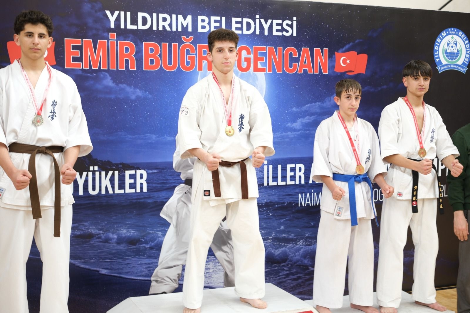 Karatecilerden madalya yağmuru