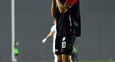 Karşıyaka'da kongre tarihi tepkisi