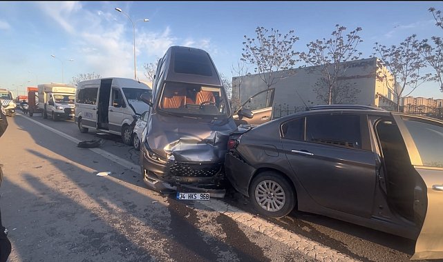 Kartal'da 4 aracın karıştığı zincirleme kaza: 5 yaralı