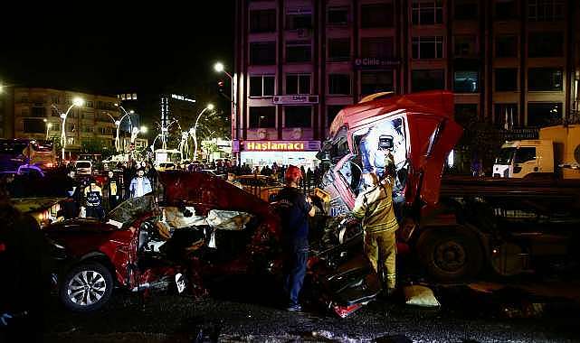 Katliam gibi kaza: 5 ölü, 6 yaralı