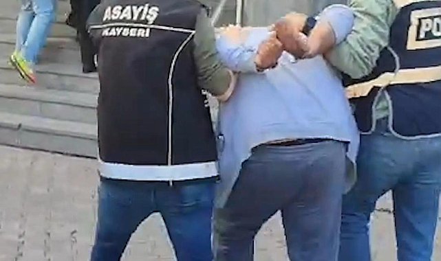 Kayseri'de 30 yıl hapis cezasıyla aranan 2 hükümlü yakalandı