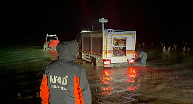 Kayseri'deKİ Tekir Gölü'nde mahsur kalan 3 kişi kurtarıldı