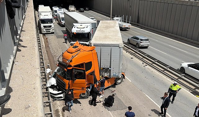 Kazada TIR ile duvar arasına sıkışan otomobilin sürücüsü hafif yaralandı