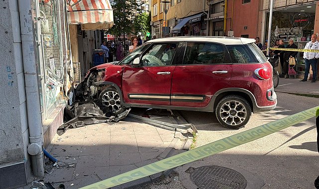 Kendisine çarpan otomobil ile duvar arasında sıkışan Gökçe öldü