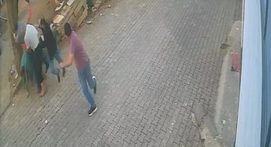 Kesilmek üzereyken kaçan boğa güçlükle yakalandı; o anlar kamerada