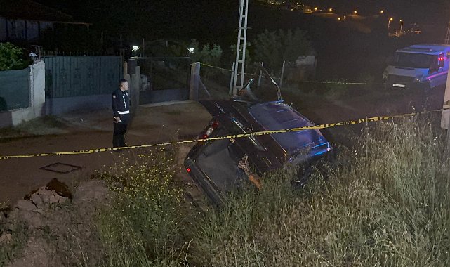 Kırıkkale'de hafif ticari araç şarampole devrildi; 1 ölü, 3 yaralı