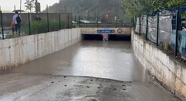 Kırıkkale'de sağanak; altgeçit ve caddeler suyla doldu