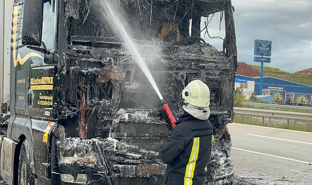 Kırıkkale'de seyir halindeki TIR'da çıkan yangın söndürüldü