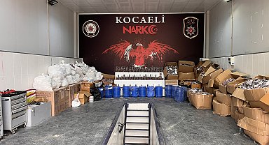 Kocaeli'de bir TIR'da 1 milyon 700 bin sentetik ecza hap ele geçirildi