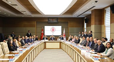 Komisyon Başkanı Oktay: Ülkemiz güvenli liman olmaya devam etmekte