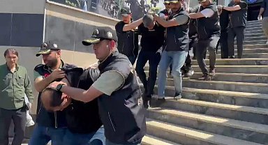 Küçükçekmece'de alacaklısını pencereden atarak öldürdükleri iddia edilen 4 şüpheli yakalandı