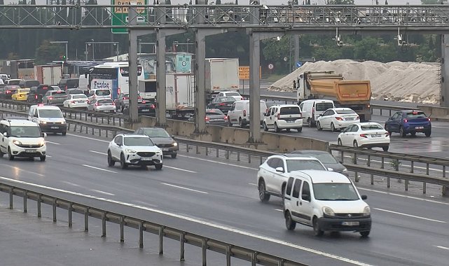 Kurban Bayramı tatili öncesi son iş gününde TEM'de trafik yoğunluğu